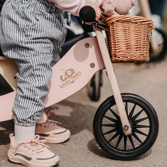 
Tricicleta roz fara pedale transformabila Tiny Tot Plus, +18 luni – Kinderfeets
, 3 image